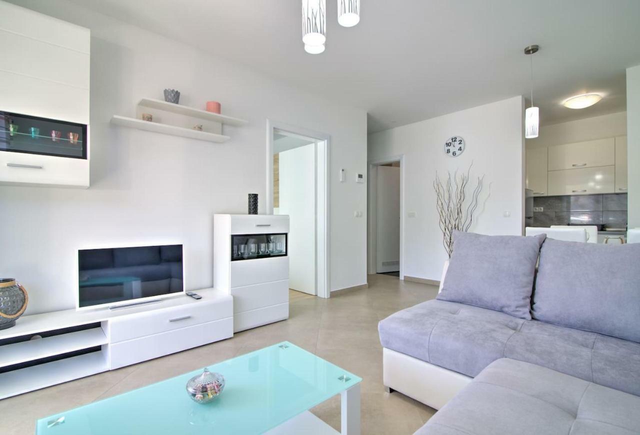 Apartment Waves-Villa Sunce Сень Экстерьер фото